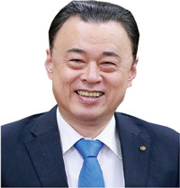 丸山知事の写真