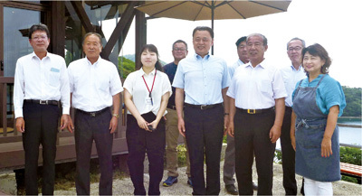 チブリテラスでの記念写真