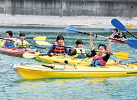 外浜海水浴場／シーカヤック、磯の自然観察、シュノーケリングで隠岐の海を満喫する様子2