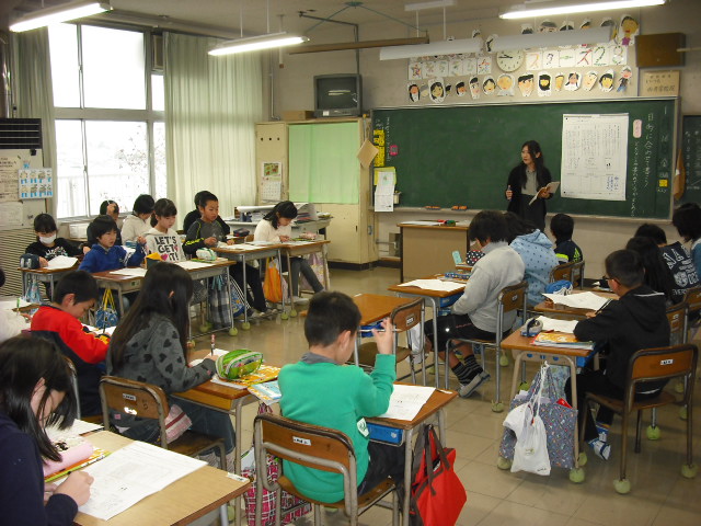 小学校の授業風景