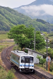 三江線。写真は駅に停車中の電車