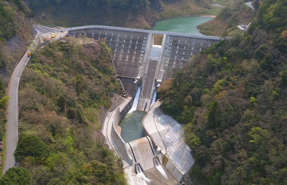 上空から見た浜田ダム