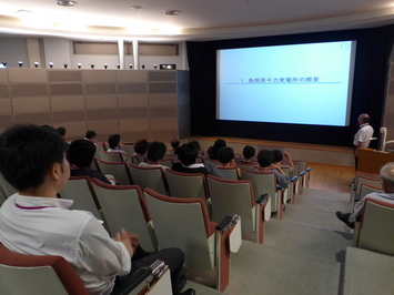 見学会の様子（島根原子力館にて）