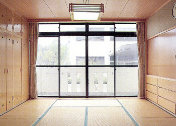 寮棟居室内観