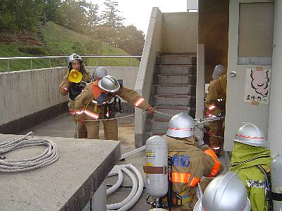 建物へ進入