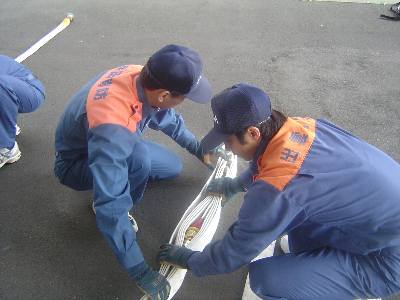 ホースを巻き始める ホースを巻き始める