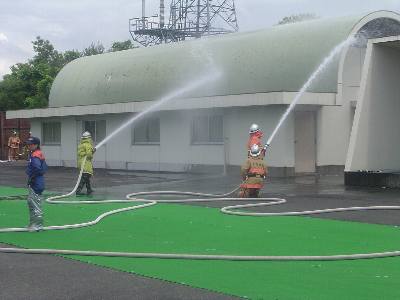 ドームに放水 ドームに放水1