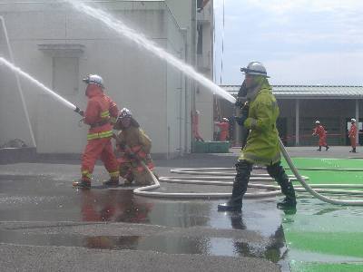 ドームに放水 ドームに放水2