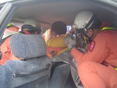 車中に入る 車中に入る