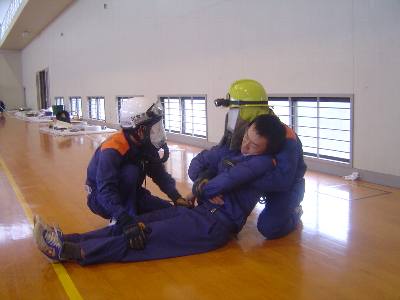 二人で搬送 二人で搬送