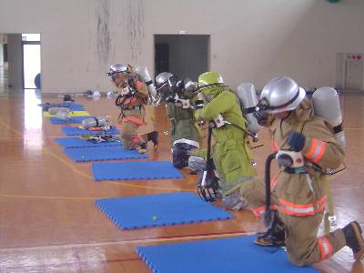 空気呼吸器着装 空気呼吸器着装