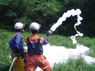 泡による消火 泡による消火