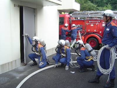 建物へ進入 建物へ進入