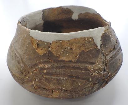縄文土器セットＢの壺