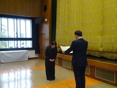 高橋建設の表彰状授与の様子