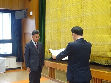 ソルコムの表彰状授与の様子