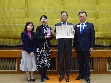 日本旅行の記念撮影の様子