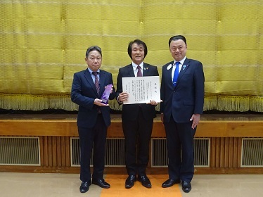 ヘルスサイエンスセンター島根の記念撮影の様子