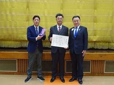 ソルコムの記念撮影の様子