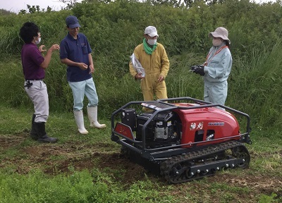 ラジコン除草機