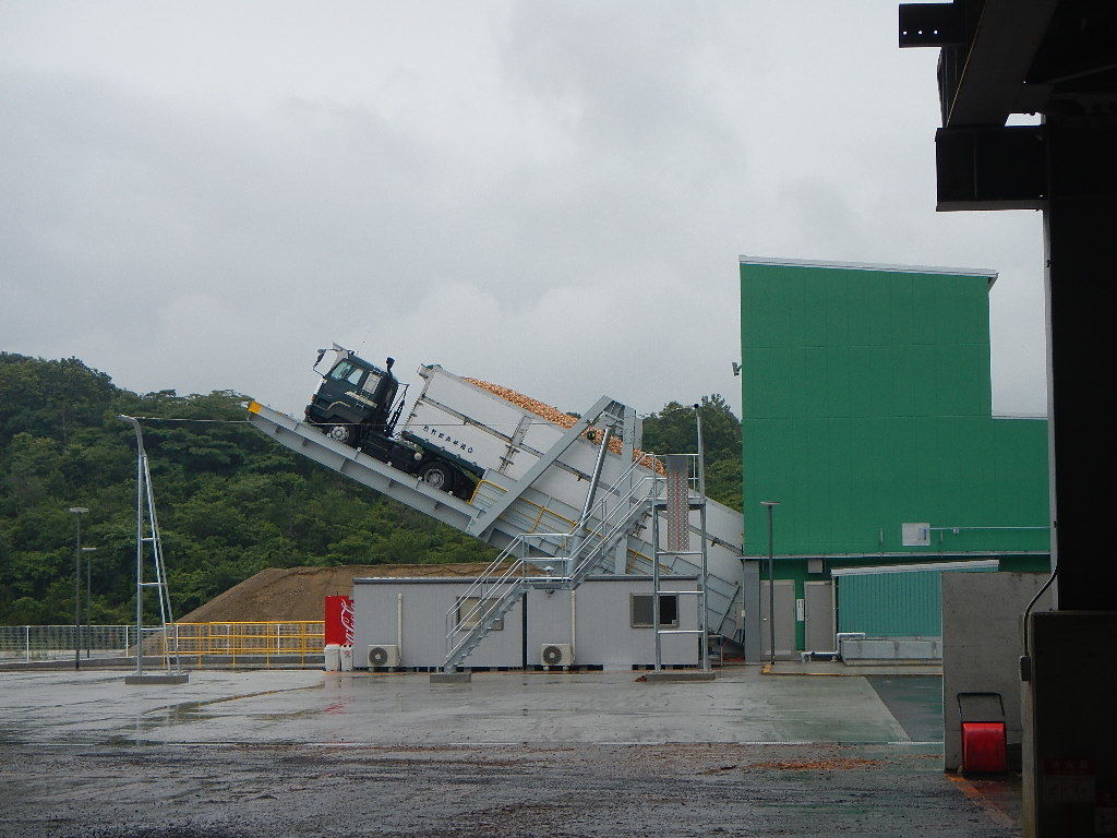 燃料用チップの装填