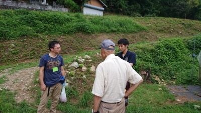 現地ほ場見学の様子