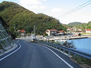 集落間を結ぶ林道