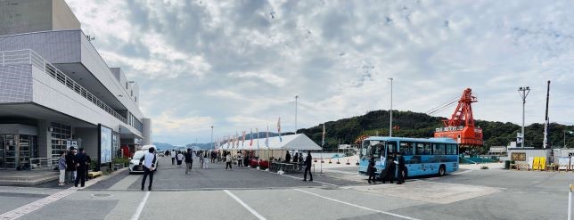 バスツアーや地元食材で賑わう浦郷漁港