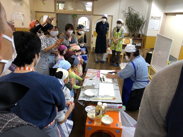 魚の捌き方の実演