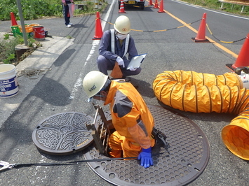 作業員の入孔