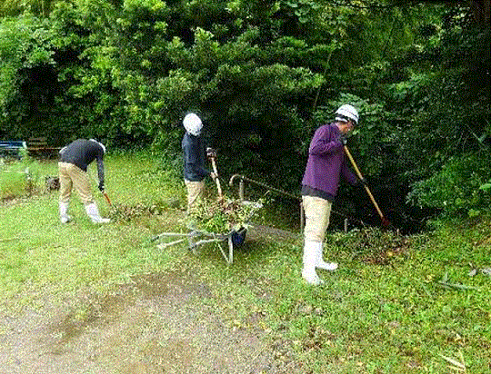 緑山公園の草刈りの様子