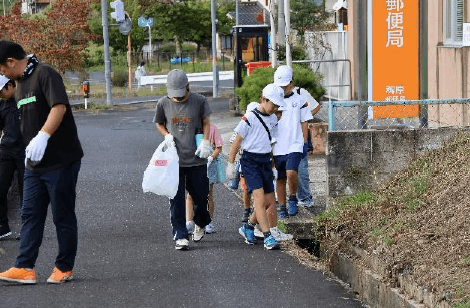 通学路のごみ拾いの様子