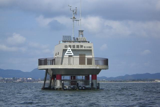 中海湖心の観測所
