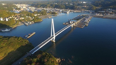 浜田マリン大橋の空撮動画です（外部サイト）