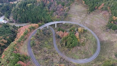 奥畑大橋の空撮動画です（外部サイト）