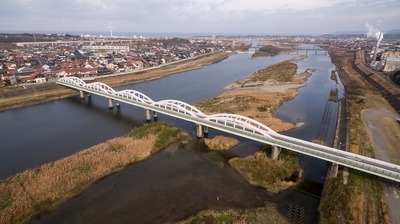 高角橋の空撮動画です（外部サイト）