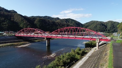 都賀大橋の空撮動画です（外部サイト）