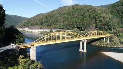都賀行大橋の空撮動画です（外部サイト）