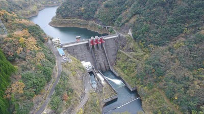八戸ダムの空撮動画です（外部サイト）
