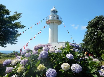 大岬灯台