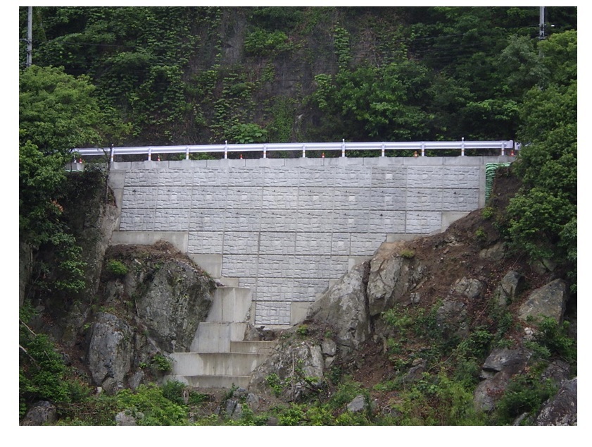 八神工区県単緊急道路工事の写真