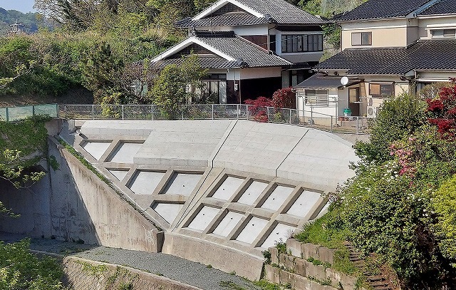 所長表彰優良工事の青川川法面修繕工事の写真