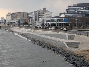 日登えん堤