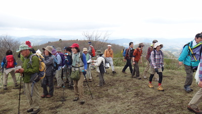 登山者が頂上に到着