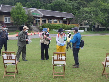 開会式まで待ち