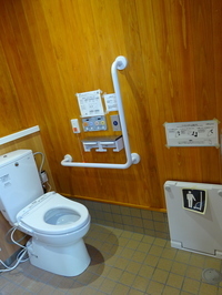 多目的トイレに設置されたフィッティングボード