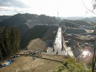 鞍部ダム、平成２３年３月施工状況
