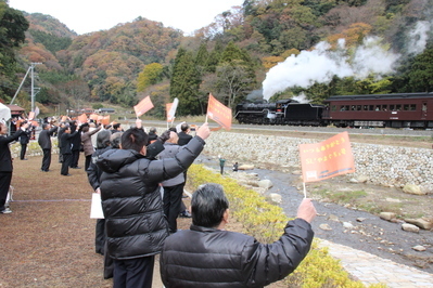 ＳＬ通過