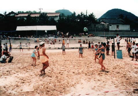 写真（砂浜を利用したイベント「ビーチバレーin琴ヶ浜」）