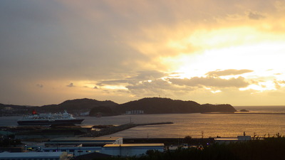 夕日と船の写真その１です